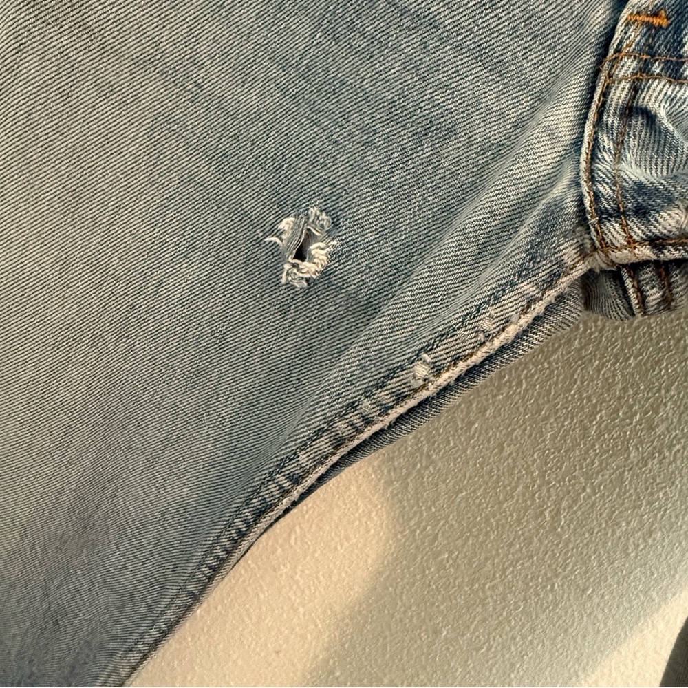 Vintage Levi’s 501 Jeans - Picture 6 of 12